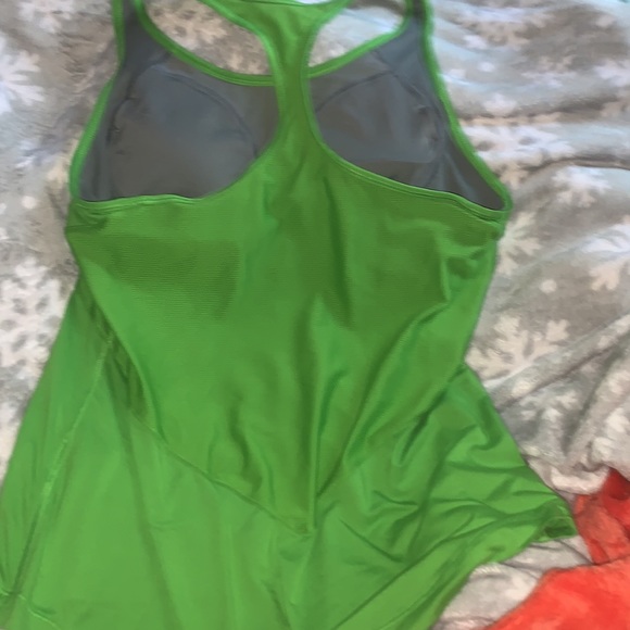 green womens nike dri fit running shirt - Picture 2 of 4